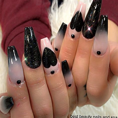 Gothic style edgy almond nail designs. Pin by Acrylic Nails Almond on Valentine's Day | Goth ...