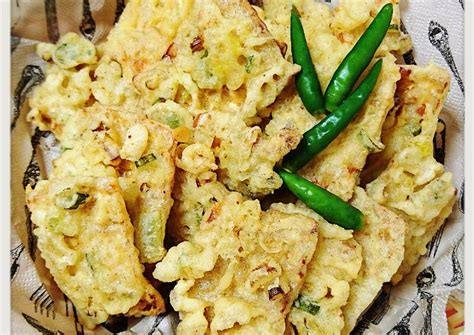 Bagi yang ingin usaha jualan tempe, anda juga bisa lho belajar cara membuat tempe asli yang enak. Cara Membuat Tempe Goreng Tepung Sederhana - Resep Tempe ...