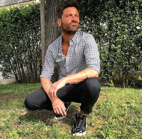 Filippo ha partecipato alla sesta edizione del grande fratello arrivando fino in finale. Filippo Bisciglia malattia: "ho sofferto del morbo di ...