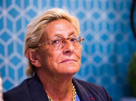 En raison de sa condamnation pour blanchiment de fraude fiscale, isabelle balkany a été exclue de la légion d'honneur, indique un décret publié dans le journal officiel. Loana revient sur sa dernière tentative de suicide : "Je ...