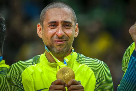 Bruninho volei vôlei masculino jogadores de vôlei olympikus esportes pesquisa google poses pilotos atleta. » AMAZONAS ATUAL - Vôlei: Serginho se despede da seleção ...