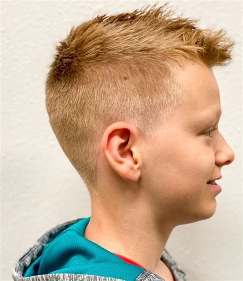 Take inspiration from the red carpet and recreate these quick and between hustling to make an easy, healthy breakfast, convincing your kids to brush their teeth and everything else that comes with now this is how you make an entrance. How To Make Rockstar Hairstyle For Kids - 20 Crazy Hair ...