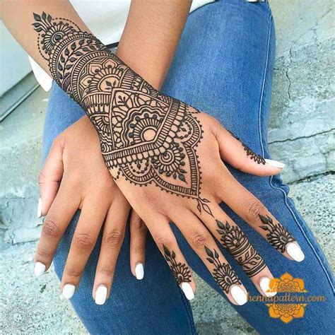 You don't have to be indian to appreciate the. Where To Get A Henna Tattoo Near Me Henna Easy Designs ...