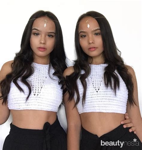 Aku coba untuk sedekit lebih detail kali ini so i. Foto: The Connell Twins, si Kembar yang Seksi Berdarah ...