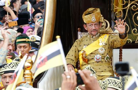 Tak sengaja ketemu di jalan bersama sultan brunei darussalam. 7.000 luxewagens en een harem seksslavinnen: wie is sultan ...