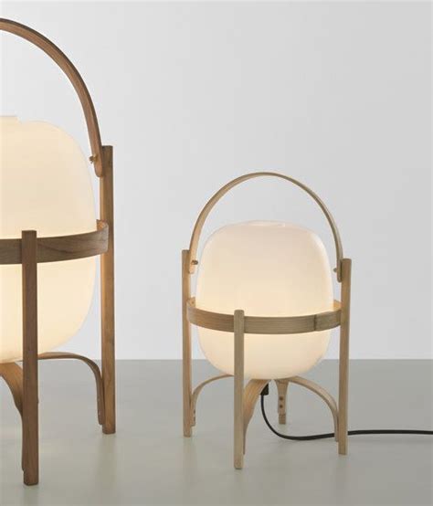 Strolling through barcelona in the 1960s, designer miguel milá found an abandoned opal globe in front of a glass factory. Cesta Metálica | Table Lamp by Santa & Cole | Table lamp ...