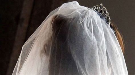 Usah risau, semua orang di dalam rumah mertua faham keadaan pengantin baru yang bergegas ke bilik mandi. Istri Menangis Gagal Malam Pertama, Suami Ternyata Wanita