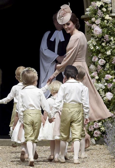 Suknia ślubna księżnej kate to już legenda. Suknia ślubna Pippy Middleton i kreacja Kate Middleton ...