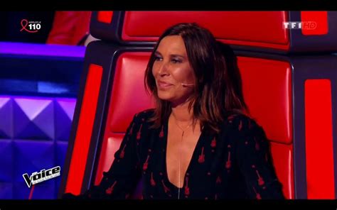 Scroll down and check out her short and medium hairstyles. Zazie décolleté HYPER décolleté TheVoice | Voici | Scoopnest