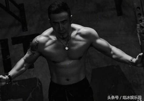 Jun 29, 2021 · （大會） 一連五集的無綫j2全新奧運特備節目《明星運動會前哨戰： fight 盡》昨 (28日) 晚首播，各參賽藝人及歌手（排名不分先後）羅孝勇、李君妍、孟希璘、吳業坤、黃俊豪、何慈茵、朱斐斐、容天佑、鄭俊弘、鄒兆霆、潘梓鋒、海俊傑、謝東閔、關嘉敏、杜沚諾、吳雲甫及林慧儀已先後介紹過. 楊坤自曝健身照，滿身肌肉格外搶眼!網友調侃：老大帥爆了 - 每日頭條
