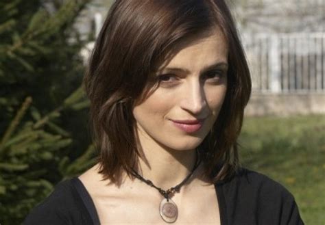 Říjen 1965 praha) je český novinář, šéfredaktor, vydavatel i zakladatel a designér českých novin a časopisů, zejména s bulvárním zaměřením, ať už celostátního, či místního charakteru. Ivana Jirešová: Opravdu jí dceru zabavil exekutor ...