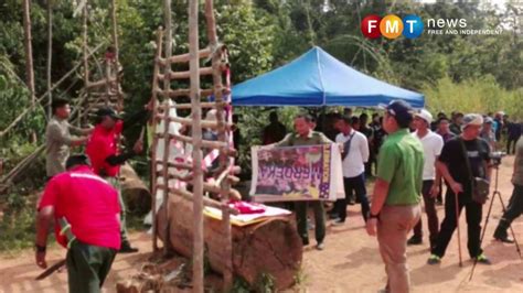 Jajahan gua musang merupakan jajahan yang terbesar di kelantan kerana separuh daripada negeri kelantan. Pihak berkuasa roboh 3 sekatan dibina Orang Asli di Gua ...