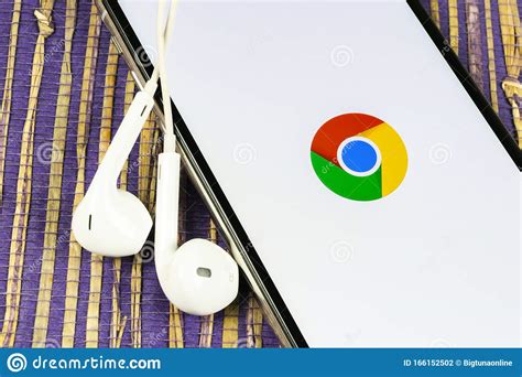 Android chrome 38 and prior. Google Chrome Application Icon On Apple IPhone X Screen ...