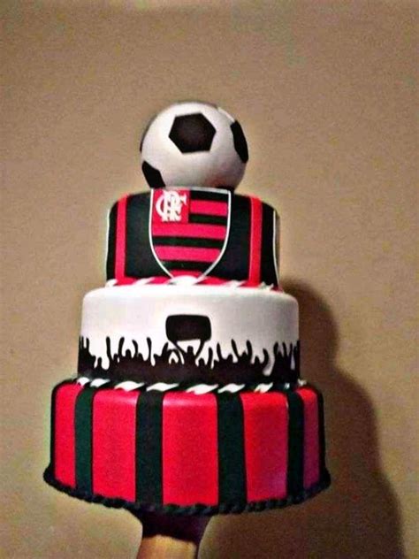 Clube de regatas do flamengo, commonly referred to as flamengo, is a brazilian sports club based in rio de janeiro, in the neighbourhood of gávea, best known for their professional football team. Aluguel bolo fake do Flamengo - RJ no Elo7 | Ana Claudia ...