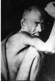 Download gajanan maharaj wallpaper for desktop and mobile with shree gajanan maharaj hd wallpapers, gajanan maharaj shegaon images, photos, pics. आरती स्वामी श्री गजाननाची