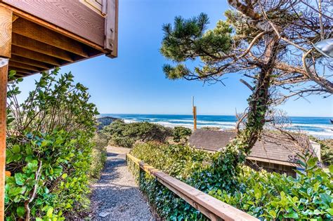 There are 69 pet friendly vacation rentals in newport, or. Dog-friendly, oceanfront home w/ beach views & private hot ...