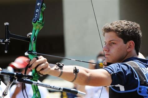 Tenho um arco artesanal de molas de kombe e gostaria de saber mais sobre o esporte. Marcus Vinicius D'Almeida conquista três ouros no ...