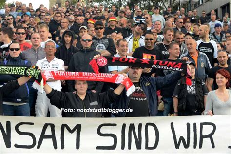 Vier dagen na de zware supportersrellen in dortmund komen. Hooligans gegen Salafisten Dortmund _4296 - NSB ...