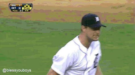 Max scherzer plays catch with young mets fan in stands at citi field. Max Scherzer GIF - Find & Share on GIPHY