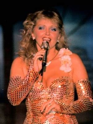 Linda nolan is on facebook. Cantora famosa nos anos 1980 mostra transformação ...