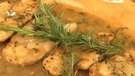 These recipes are all very easy to make and several of them also have videos of the cooking with nonna show to show you, step by step, how to prepare a delicious dish. Chicken Cutlets in White Wine Sauce - Ciao Italia | White ...