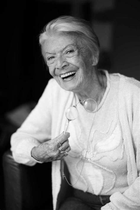 Již během svých studií na gymnáziu několikrát pohostinsky vystupovala v pražských divadlech. Fotogalerie: Zdenka Procházková