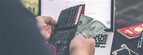 A banker's acceptance requires the bank to pay the holder a set amount of money on a set date. All About Lc Discounting - LC Bidding - Blog