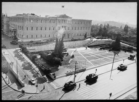 Οπότε, ούτε φως μετά τη δύση του ηλίου, τηλεόραση, τηλέφωνο, πλυντήριο, κουζίνα, καλοριφέρ, θερμοσίφωνας κτλ. atheofobos2: ΕΙΚΟΝΕΣ ΑΠΟ ΤΗΝ ΑΘΗΝΑ ΤΗΝ ΗΜΕΡΑ ΠΟΥ ΕΓΙΝΕ Η ...