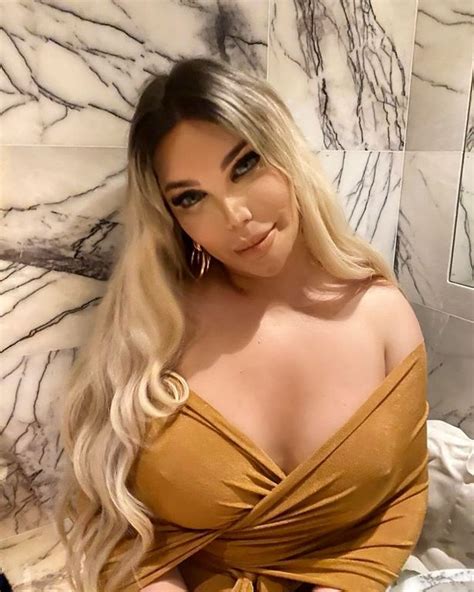 Página oficial da atriz jessika alves. Jessica Alves parades sensational curves on date with ...