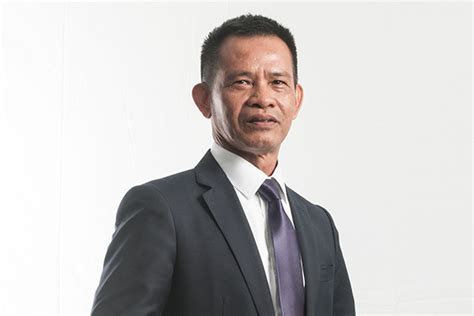 Thereafter, in 2012, he joined rhb islamic bank berhad as the head of statutory and management reporting. Board of Directors - Serba Dinamik Holdings Berhad