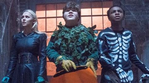 Der hd trailer vom film gänsehaut 2 (goosebumps 2) ab 25. Ari Sandel - FILMSTARTS.de