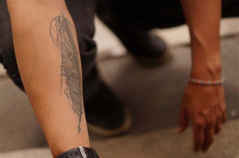 It is sought after by many people, especially those who have native american origin a tattoo of an eagle feather means that the wearer is a brave and courageous person. What does a Feather Tattoo Mean - Self Tattoo