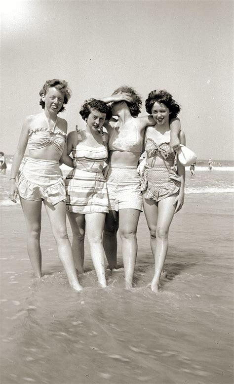 The 1940s was a popular decade for women's fashion and clothing. Pin on 1940s Fashions