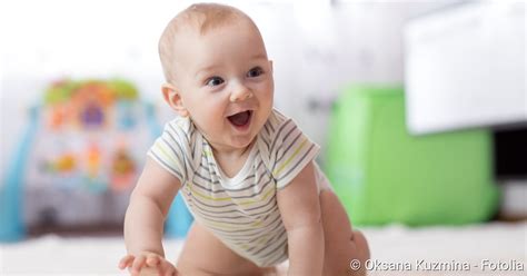 Einige babys krabbeln gar nicht im herkömmlichen sinn, sondern gehen vom rollen, vom vorwärtsrutschen auf dem po oder robben auf dem bauch direkt ins laufen über. 25 Top Pictures Ab Wann Krabbeln Baby ́S : Baby Krabbeln ...