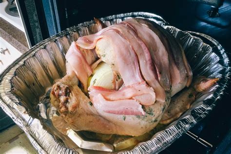 Cook the crown for 15 minutes, then reduce the heat to 180c/160c fan/gas 4 and cook the turkey for 1½ hours, or until the juices run clear. Gordon Ramsay Turkey Crown : Gordon Ramsay's Christmas ...