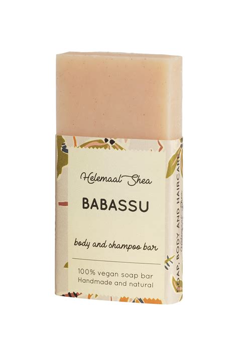 Simply warm a little babassu oil with your hands and work it into your hair. Babassu haar- en body zeep - HelemaalShea