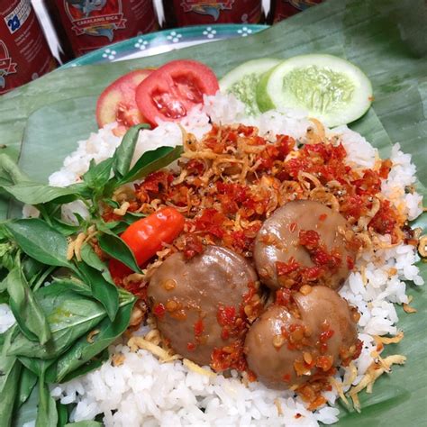 Jengkol, rebus dan pipihkan•ikan teri, goreng kering•cabe hijau, dipotong serong•cabe merah•cabe rawit,•tomat•bawang merah•bawah putih. Sambal Ikan Teri Pake Jengkol / 1 | dots-sleepyboy