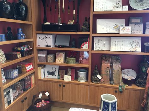 The huntington store is the official store of the huntington library, art collections, and botanical gardens. Huntington Museum shop | Museum store, Huntington museum ...