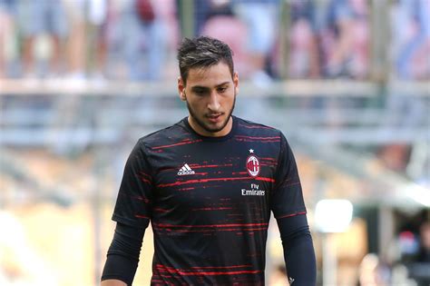 Wie groß und wie viel wiegen, gianluigi donnarumma? AC Mailand: Gianluigi Donnarumma will Milan zu altem Glanz ...