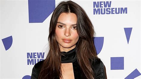 'ik moest mijn eigen instagramfoto terugkopen voor 10.000 dollar'. Rrëfimi prekës i Emily Ratajkowski teksa tregon se u ...