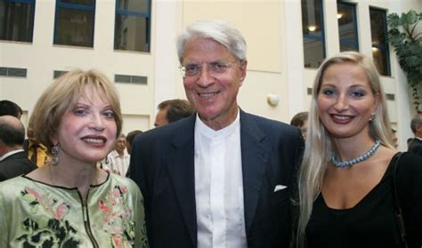 Стас садальский уже лет 50 снимается и играет в театре, поэтому выварился в этой среде так, что знает про. Мария Максакова какие операции сделала, фото до и после ...