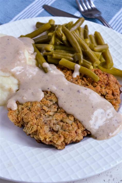 Thought of going to mcdonald's or your favorite fast food restaurant to buy fried chicken but then got scared of all the calories you would gain by eating fried food? How To Make Chicken Fried Smothered Steak / 376 Chicken ...