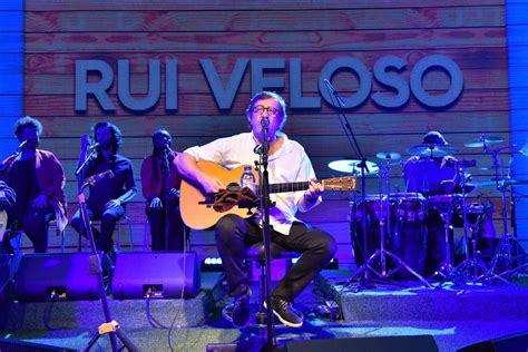 No dia 28 de março de 2020, o casino espinho convida um dos músicos preferidos dos portugueses, rui veloso, para um jantar concerto imperdível recheado de. Rui Veloso, Artista, Espectáculos, Musica Rui Veloso ...