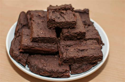 This makes the chocolatey wet of the brownie mixture. Fudgy guilt free chickpea brownies // VEGAN // Oil free ...