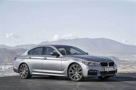 The new generation bmw 5 series was unveiled in the fall of 2016, following to be introduced as a 2017 model year. 新型BMW 5シリーズを発表