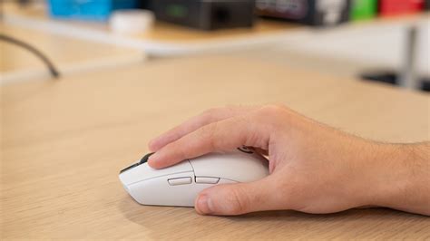 Behind the mouse wheel is a button that allows you toggle dpi. Logitech G305 Software / Logitech G305 Recoil Purple ...