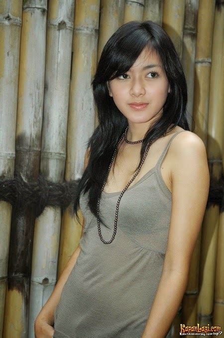 Siang2 sangge nich resiko jauh dari isyri. Foto Wajah Hot Cewek STW Indonesia | HRdetik