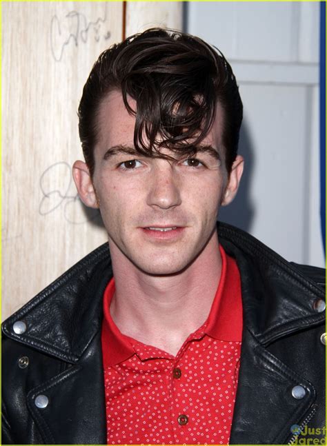 Jared drake bell, who played drake in the nickelodeon series drake & josh, was arrested in ohio yesterday and charged with attempted endangerment of a child and disseminating matter harmful to juveniles. Miranda Cosgrove & Drake Bell Reunite at the Nautica Ocean ...