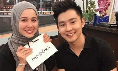 Petaling jaya, feb 2 — malaysian actress emma maembong has turned off the comments on one of her instagram posts after she was shamed by social media users for pumping breast milk in public. Alvin Chong Cuba Elak Diri, Bimbang Ajak Emma Keluar