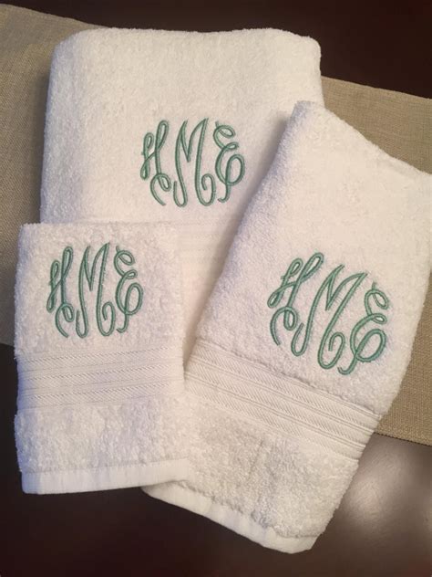 There are many different ways to monogram towels. 3 pc. Monogrammed bath towel set / Embroidered Bathroom ...